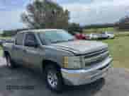 2013 Chevrolet Silverado 1500 LT z VIN 3GCPCSEA9DG215414, wystawiony jako Copart lot #76802894 z przebiegiem 230 791 mil mil oraz Czysty tytuł • Clean title. Historia ofert i sprzedaży dostępna na DreamBid. Obrazek 1.