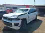 2023 Jeep Grand Cherokee Overland с VIN 1C4RJKDG1P8834135, выставлен на аукционе IAAI как лот 43206624 с пробегом 29 422 миль миль и . История ставок и продаж доступна на DreamBid. Изображение 6.