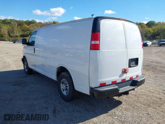 2018 Chevrolet Express Cargo с VIN 1GCWGAFP0J1302710, выставлен на аукционе IAAI как лот 43467415 с пробегом 137 800 миль миль и . История ставок и продаж доступна на DreamBid. Изображение 3.