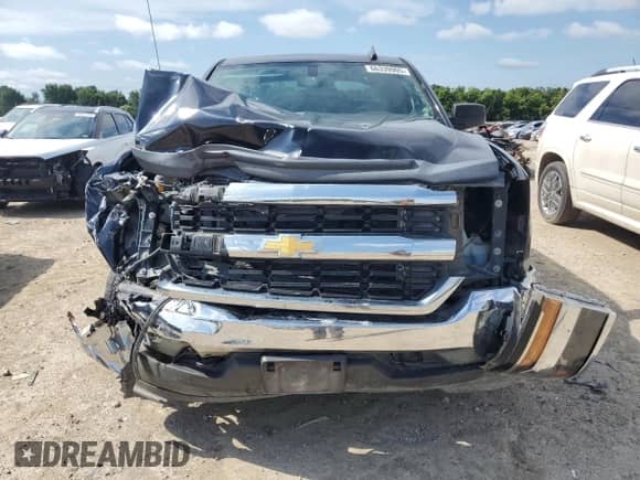 2016 Chevrolet Silverado 1500 LT with VIN 1GCUKREC8GF164607, listed as a Copart auction lot 66339905 with 266,717 mi miles and Salvage title. Bid and sale history available at DreamBid. Image 5.