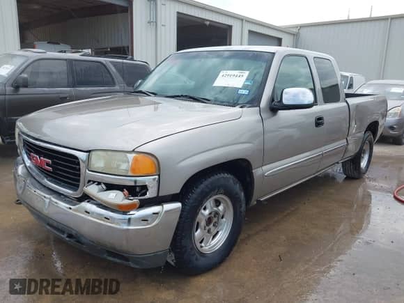 2000 GMC Sierra 1500 SLE z VIN 2GTEC19T6Y1291720, wystawiony jako IAAI lot #42919445 z przebiegiem 341 903 mil mil oraz . Historia ofert i sprzedaży dostępna na DreamBid. Obrazek 2.