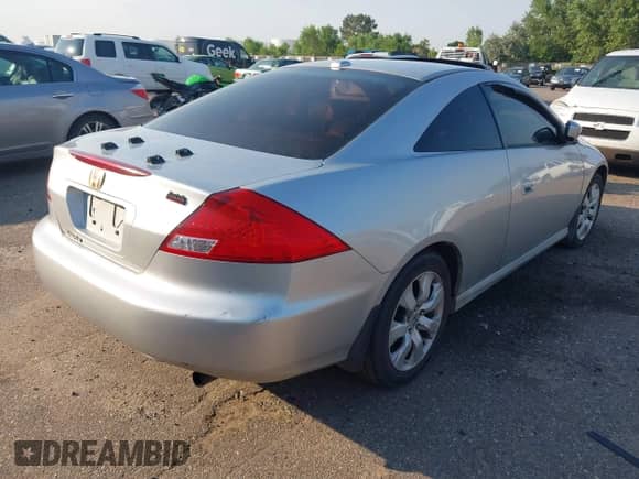 2006 Honda Accord EX-L с VIN 1HGCM71606A021738, выставлен на аукционе IAAI как лот 42808538 с пробегом 246 435 миль миль и . История ставок и продаж доступна на DreamBid. Изображение 4.