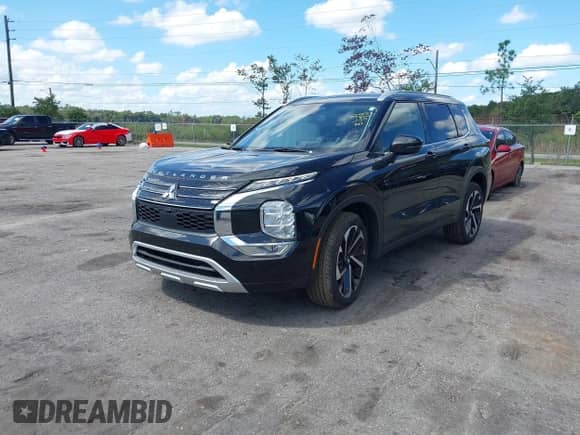 2024 Mitsubishi Outlander SEL with VIN JA4J3WA88RZ019188, listed as a IAAI auction lot 43293153 with 13,457 mi miles and . Bid and sale history available at DreamBid. Image 2.