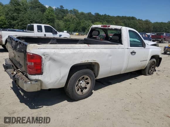2009 Chevrolet Silverado 1500 Work Truck with VIN 1GCEC14X39Z109443, listed as a Copart auction lot 61223085 with 182,971 mi miles and Salvage title. Bid and sale history available at DreamBid. Image 3.