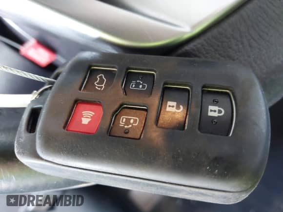 2016 Toyota Sienna SE with VIN 5TDXK3DC6GS741047, listed as a IAAI auction lot 43408563 with 121,533 mi miles and . Bid and sale history available at DreamBid. Image 11.