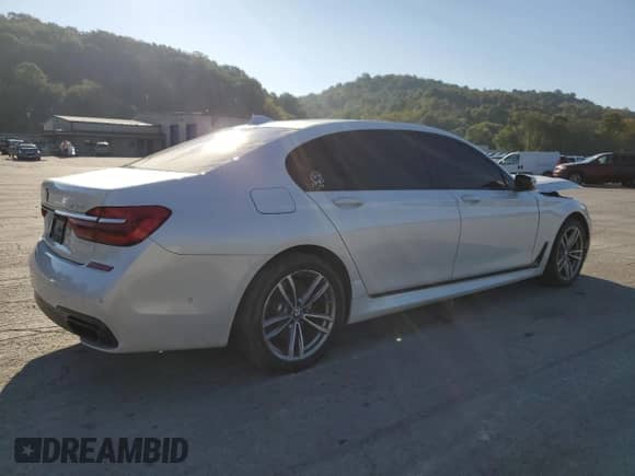 2017 BMW 7 Series ALPINA B7 xDrive with VIN WBA7F2C31HG423362, listed as a Copart auction lot 80227005 with 95,347 mi miles and Salvage title. Bid and sale history available at DreamBid. Image 3.