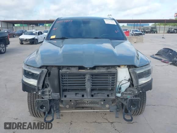 2021 Ram 1500 Big Horn z VIN 1C6SRFFTXMN558862, wystawiony jako IAAI lot #42527877 z przebiegiem 74 921 mil mil oraz . Historia ofert i sprzedaży dostępna na DreamBid. Obrazek 13.