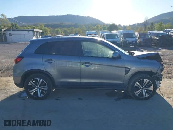 2021 Mitsubishi Outlander ES z VIN JA4ARUAU1MU005297, wystawiony jako IAAI lot #43400284 z przebiegiem 47 525 mil mil oraz . Historia ofert i sprzedaży dostępna na DreamBid. Obrazek 13.