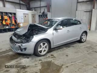 2013 Volvo S60 T5 Premier с VIN YV1612FSXD2187800, выставлен на аукционе Copart как лот 85691225 с пробегом 141 250 миль миль и Списание • Salvage title. История ставок и продаж доступна на DreamBid. Изображение 1.