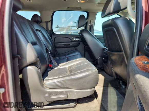 2008 Chevrolet Suburban 2LT с VIN 3GNFK16348G136044, выставлен на аукционе Copart как лот 71934855 с пробегом 251 703 миль миль и Чистый • Clean title. История ставок и продаж доступна на DreamBid. Изображение 11.
