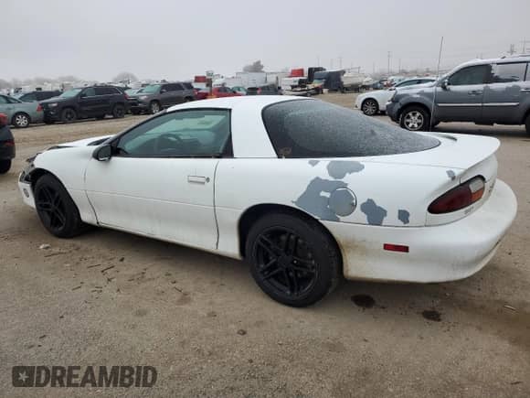 2001 Chevrolet Camaro с VIN 2G1FP22K112134380, выставлен на аукционе Copart как лот 83775664 с пробегом 277 418 миль миль и Списание • Salvage title. История ставок и продаж доступна на DreamBid. Изображение 2.
