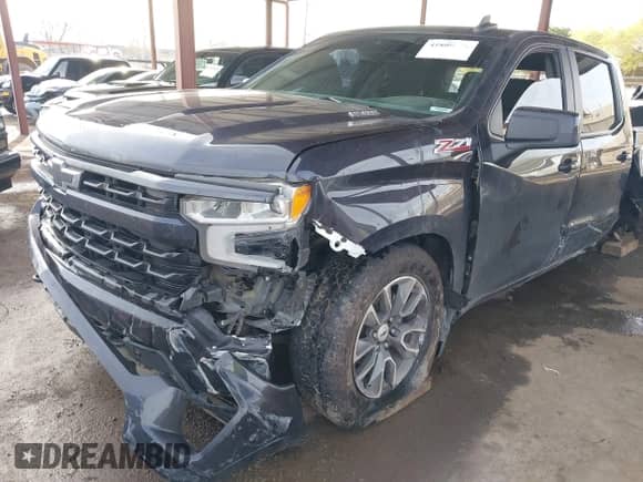 2022 Chevrolet Silverado 1500 RST z VIN 3GCUDEETXNG583752, wystawiony jako IAAI lot #41809678 z przebiegiem 68 902 mil mil oraz . Historia ofert i sprzedaży dostępna na DreamBid. Obrazek 6.