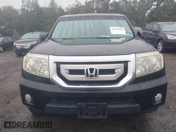 2010 Honda Pilot Touring with VIN 5FNYF4H84AB011640, listed as a IAAI auction lot 43037958 with 155,985 mi miles and . Bid and sale history available at DreamBid. Image 6.