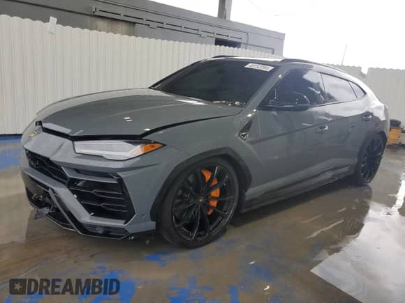 2022 Lamborghini Urus with VIN ZPBUA1ZL8NLA16768, listed as a Copart auction lot 40152294 with 10,595 mi miles and Clean title. Bid and sale history available at DreamBid. Image 1.