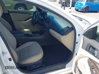 2013 KIA OPTIMA с VIN SXXGN4A75DG170636, выставлен на аукционе IAAI как лот 43096697 с пробегом 83 396 миль миль и . История ставок и продаж доступна на DreamBid. Изображение 5.