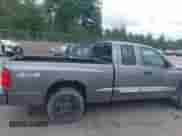 2005 Dodge Dakota z VIN 1D7HW22N85S140207, wystawiony jako IAAI lot #43122259 z przebiegiem 137 990 mil mil oraz . Historia ofert i sprzedaży dostępna na DreamBid. Obrazek 6.