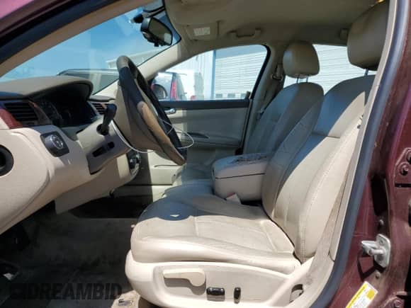 2007 Chevrolet Impala LT z VIN 2G1WC58R979169458, wystawiony jako Copart lot #70372695 z przebiegiem 207 304 mil mil oraz Czysty tytuł • Clean title. Historia ofert i sprzedaży dostępna na DreamBid. Obrazek 7.