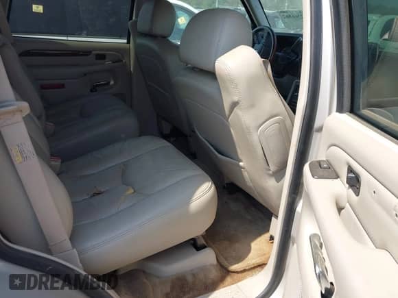 2006 Cadillac Escalade z VIN 1GYEC63N96R157399, wystawiony jako IAAI lot #42566862 z przebiegiem 207 184 mil mil oraz . Historia ofert i sprzedaży dostępna na DreamBid. Obrazek 8.