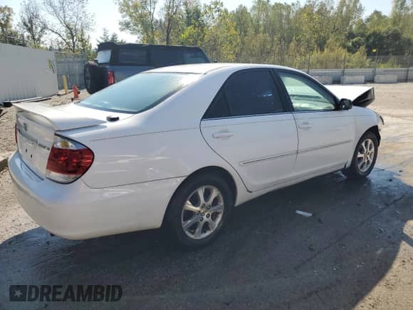 2005 Toyota Camry LE with VIN 4T1BE32K45U405719, listed as a Copart auction lot 84705675 with 200,560 mi miles and Non repairable. Bid and sale history available at DreamBid. Image 3.
