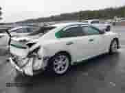 2013 Nissan Maxima S z VIN 1N4AA5APXDC846706, wystawiony jako IAAI lot #43365373 z przebiegiem 94 435 mil mil oraz . Historia ofert i sprzedaży dostępna na DreamBid. Obrazek 4.