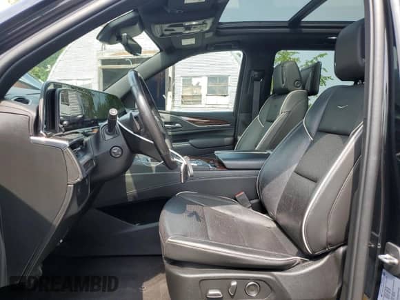 2021 Cadillac Escalade ESV Premium Luxury с VIN 1GYS4KKL2MR487472, выставлен на аукционе Copart как лот 68441855 с пробегом 151 571 миль миль и Списание • Salvage title. История ставок и продаж доступна на DreamBid. Изображение 7.
