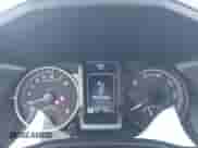 2023 Toyota Tacoma SR5 z VIN 3TMDZ5BN3PM142735, wystawiony jako IAAI lot #43182736 z przebiegiem 18 513 mil mil oraz . Historia ofert i sprzedaży dostępna na DreamBid. Obrazek 7.