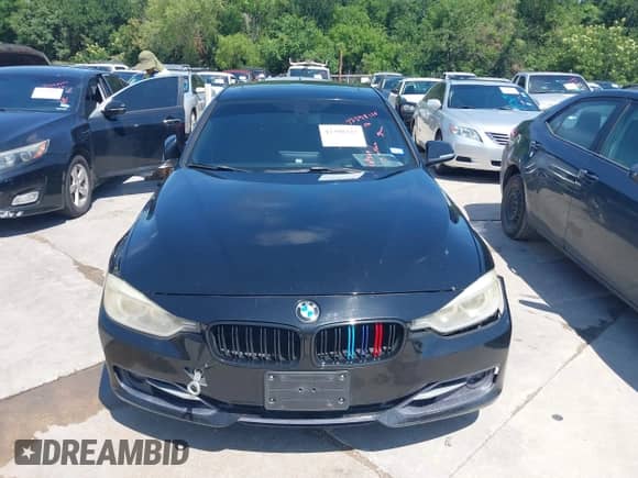2013 BMW 3 Series 335i с VIN WBA3A9G56DNR97043, выставлен на аукционе IAAI как лот 42398325 с пробегом Не указан миль и . История ставок и продаж доступна на DreamBid. Изображение 12.
