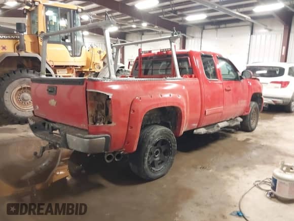2011 Chevrolet Silverado 1500 LTZ z VIN 1GCRKTE35BZ220884, wystawiony jako IAAI lot #41638866 z przebiegiem 199 740 mil mil oraz . Historia ofert i sprzedaży dostępna na DreamBid. Obrazek 4.