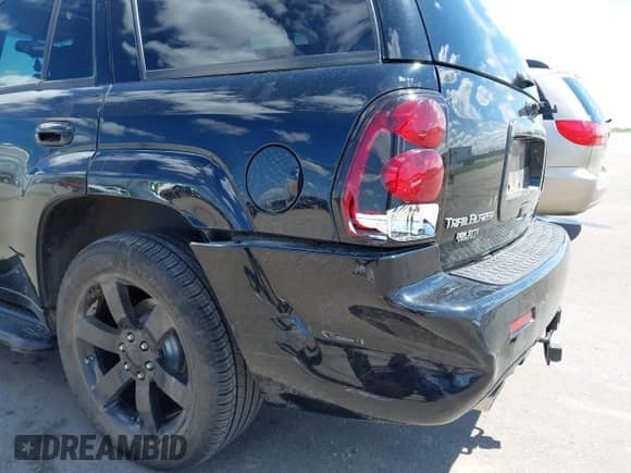 2007 Chevrolet TrailBlazer SS with VIN 1GNET13H172255329, listed as a IAAI auction lot 42337587 with 105,641 mi miles and . Bid and sale history available at DreamBid. Image 18.