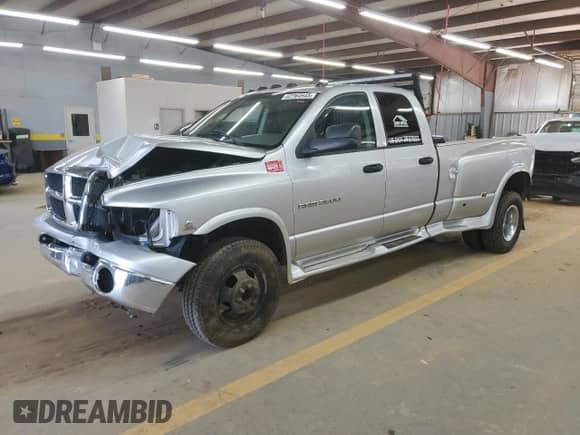 2003 Dodge 3500 ST с VIN 3D7MU48C23G818363, выставлен на аукционе Copart как лот 62364945 с пробегом 270 063 миль миль и Списание • Salvage title. История ставок и продаж доступна на DreamBid. Изображение 1.