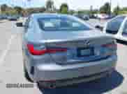 2023 BMW 4 Series 430i xDrive z VIN WBA73AP02PCM47839, wystawiony jako IAAI lot #42011819 z przebiegiem 8 545 mil mil oraz . Historia ofert i sprzedaży dostępna na DreamBid. Obrazek 3.