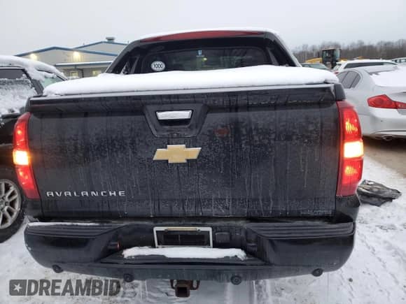 2013 Chevrolet Avalanche LT with VIN 3GNTKFE76DG293637, listed as a Copart auction lot 86176054 with 122,504 mi miles and Clean title. Bid and sale history available at DreamBid. Image 6.