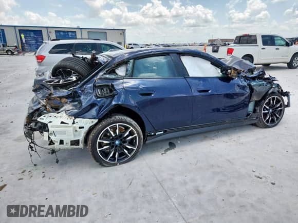 2024 BMW i4 M50 with VIN WBY33AW08RFS70460, listed as a Copart auction lot 61729465 with Not provided miles and Non repairable. Bid and sale history available at DreamBid. Image 3.