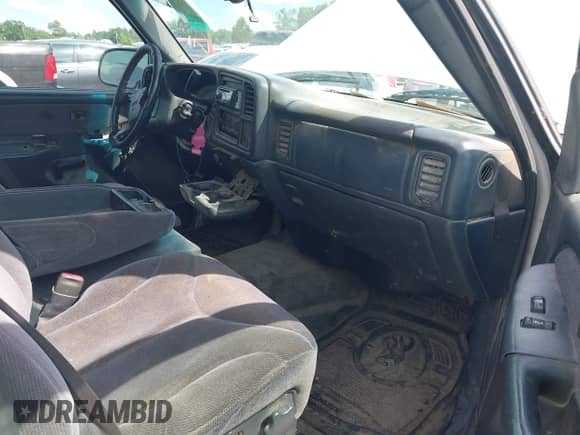 2000 GMC Sierra 1500 SLE with VIN 1GTEK14T4YE179586, listed as a IAAI auction lot 42329200 with 389,806 mi miles and . Bid and sale history available at DreamBid. Image 5.