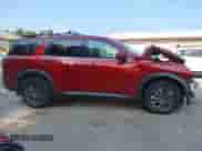 2022 Nissan Pathfinder SV с VIN 5N1DR3BD3NC218251, выставлен на аукционе IAAI как лот 42921230 с пробегом 51 606 миль миль и . История ставок и продаж доступна на DreamBid. Изображение 13.