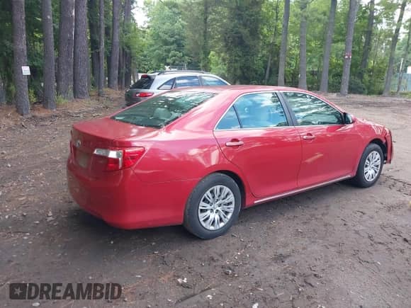 2012 Toyota Camry XLE z VIN 4T1BF1FK5CU528728, wystawiony jako IAAI lot #42732684 z przebiegiem 148 201 mil mil oraz . Historia ofert i sprzedaży dostępna na DreamBid. Obrazek 4.