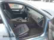 2010 Mercedes-Benz C 300 Luxury z VIN WDDGF5EB6AR131795, wystawiony jako IAAI lot #43503397 z przebiegiem 104 885 mil mil oraz . Historia ofert i sprzedaży dostępna na DreamBid. Obrazek 5.