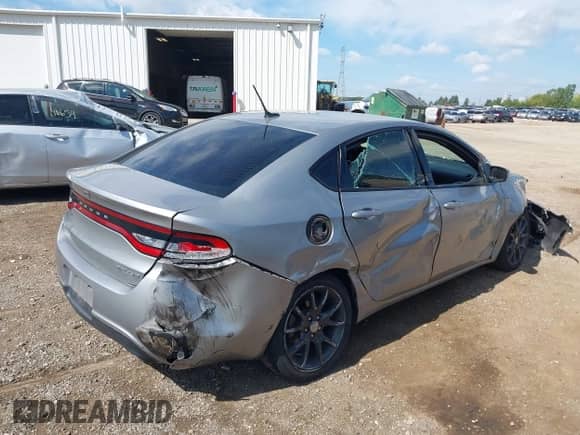 2015 Dodge Dart SXT z VIN 1C3CDFBB4FD301282, wystawiony jako IAAI lot #43149608 z przebiegiem 122 515 mil mil oraz . Historia ofert i sprzedaży dostępna na DreamBid. Obrazek 4.