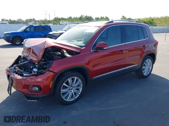 2016 Volkswagen Tiguan S z VIN WVGAV7AX1GW043758, wystawiony jako IAAI lot #43367245 z przebiegiem 110 254 mil mil oraz . Historia ofert i sprzedaży dostępna na DreamBid. Obrazek 17.