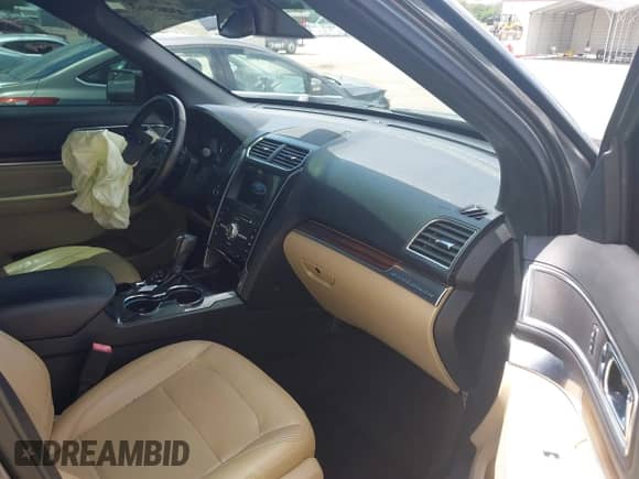 2017 Ford Explorer Limited z VIN 1FM5K7FH1HGC08571, wystawiony jako IAAI lot #43005663 z przebiegiem 72 744 mil mil oraz . Historia ofert i sprzedaży dostępna na DreamBid. Obrazek 5.