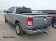 2019 Ram 1500 Big Horn z VIN 1C6RRFFG6KN674459, wystawiony jako IAAI lot #43144182 z przebiegiem 108 916 mil mil oraz . Historia ofert i sprzedaży dostępna na DreamBid. Obrazek 3.