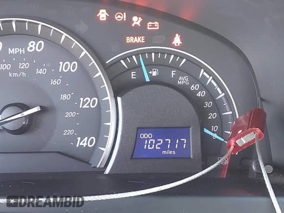 2015 Toyota Camry SE z VIN 4T1BF1FK8FU068002, wystawiony jako IAAI lot #43106714 z przebiegiem 102 717 mil mil oraz . Historia ofert i sprzedaży dostępna na DreamBid. Obrazek 7.