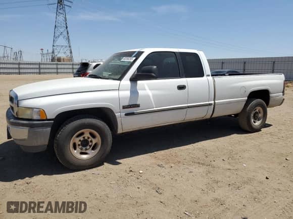 2000 Dodge 2500 with VIN 1B7KC2361YJ134985, listed as a Copart auction lot 60358255 with 257,632 mi miles and Salvage title. Bid and sale history available at DreamBid. Image 1.