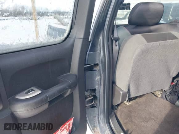 2008 Chevrolet Silverado 1500 1LT z VIN 2GCEK190X81265260, wystawiony jako IAAI lot #41196623 z przebiegiem 172 730 mil mil oraz . Historia ofert i sprzedaży dostępna na DreamBid. Obrazek 8.