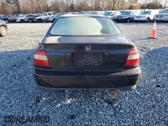 1994 Honda Accord EX z VIN 1HGCD5666RA025696, wystawiony jako Copart lot #82838644 z przebiegiem 269 181 mil mil oraz Szkoda całkowita • Salvage title. Historia ofert i sprzedaży dostępna na DreamBid. Obrazek 6.