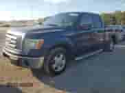 2010 Ford F-150 XL z VIN 1FTEX1C82AFC60309, wystawiony jako Copart lot #82549235 z przebiegiem 183 860 mil mil oraz Czysty tytuł • Clean title. Historia ofert i sprzedaży dostępna na DreamBid. Obrazek 1.