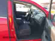 2018 Chevrolet Colorado 2WD LT с VIN 1GCHSCEA1J1154857, выставлен на аукционе IAAI как лот 43242869 с пробегом 48 221 миль миль и . История ставок и продаж доступна на DreamBid. Изображение 5.