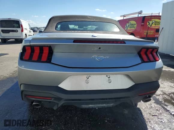 2025 Ford Mustang EcoBoost Premium с VIN 1FAGP8UH9S5117211, выставлен на аукционе Copart как лот 87062385 с пробегом 6 009 миль миль и На запчасти • Non repairable. История ставок и продаж доступна на DreamBid. Изображение 6.