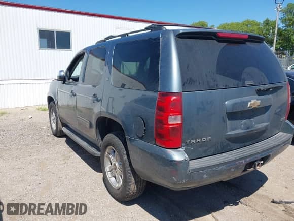 2010 Chevrolet Tahoe LT с VIN 1GNUKBE07AR220465, выставлен на аукционе IAAI как лот 42608027 с пробегом 219 369 миль миль и . История ставок и продаж доступна на DreamBid. Изображение 3.
