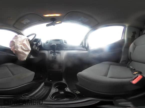 2015 Chevrolet City Express Cargo LT z VIN 3N63M0ZN1FK722253, wystawiony jako IAAI lot #41755283 z przebiegiem 44 479 mil mil oraz . Historia ofert i sprzedaży dostępna na DreamBid. Obrazek 18.